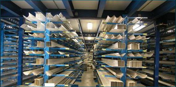 Opslagrekken voor aluminium eventueel met overvloering